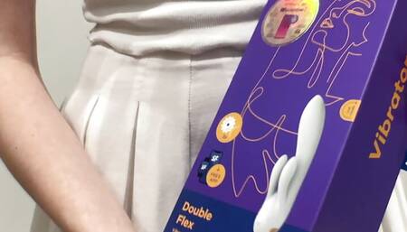 Schoolgirl unboxing new vibrator and try it until orgasm  ????