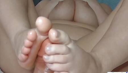Long Toes BBW MILF Gives POV Oily Footjob