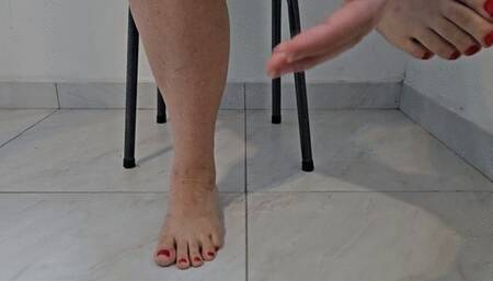 Be my cuck foot slave