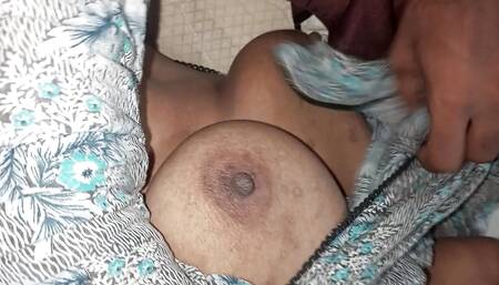 SOI HUI BHABI K SATH MAZY