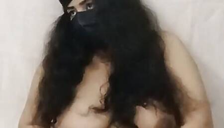 Pakistani Desi Hot Girl Showing big Boobs and fingering