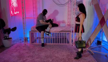 Nerd Gets Humiliating Wedgie From Cheerleader