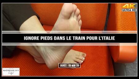 Ignore pieds dans le train pour L'Italie 4K