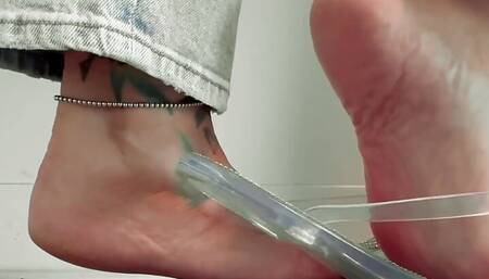 Milf CEO's Sexy Wrinkled Arches