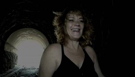 THIS HOUSEWIFE ON VACATION LEAVES HER FRIENDS TO GO FUCKING A STRANGER IN THE OUTDOORS