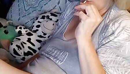 Vee in a Private Chat Masturbates Til Orgasm!