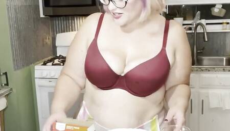 BBW Covered in Food and Fucked with a Fat Vegetable in the Kitchen