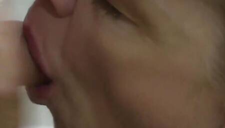 Gilf Iris sucks my cock in black pantyhose in the bathtub