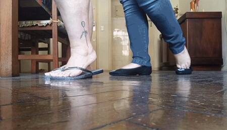 Juliette_RJ and Doce Amaran on a footsie compilation clip 5 in 1 - FOOTSIE - LESBIANISM - FOOT WORSHIP - LESBIAN KISS - BBW GODDESSES - DOLCE AND JULIETTE