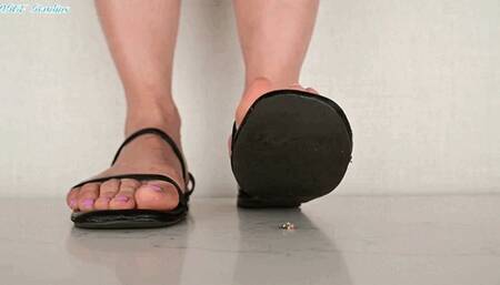 GILF worn sandals crush! - MP4