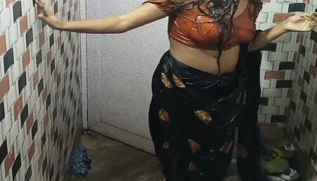 Bhabi ko bathroom me pela devar ne, new bhabi sex video