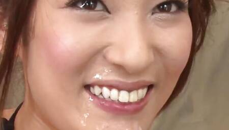 Yui Kasuga receives a facial as a prize for a great blowie - killer Japanese milf!