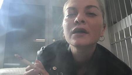 Step-mommy's smoke play POV : Custom