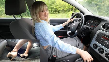 Hard revving Ford Focus and flirting with camera