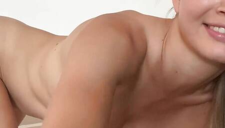 Blonde Shows How Her Butt Shakes During Sex