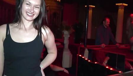 Fucking in Crowded Stripclub - Clubcastings