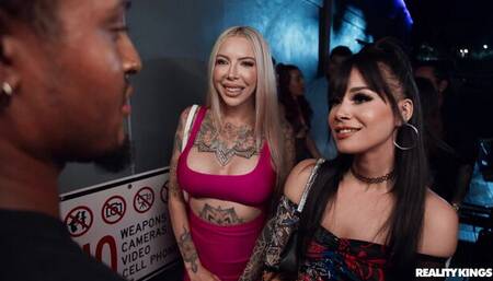 Spicy dick-riding session with hot models Cassidy Luxe and Ari Alectra