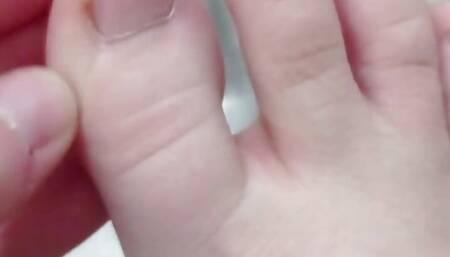 I masturbate with my feet just for you