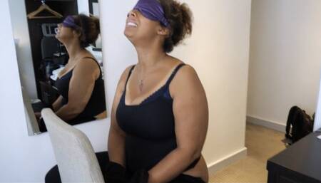 ASSCRACK and BLINDFOLD : Damsel Dani Krak + Tight clothes DID :Episode 1