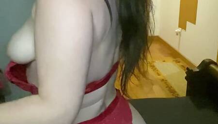 Vends-ta-culotte - Beautiful French amateur woman strips naked and masturbates in front of the camera