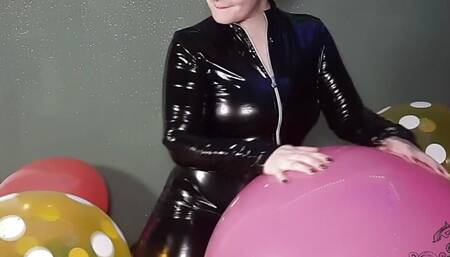 Looner Balloon Girl Amy Plays With Balloons - Non-Pop - Giantballoons