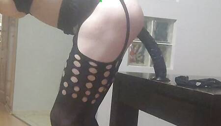 Anal orgasm and squirt in homemade video.