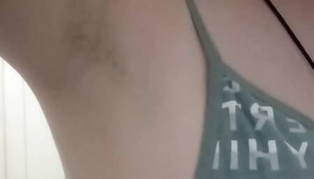 I show you my hairy armpits, do you like them?