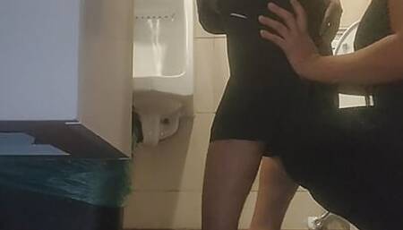 PINAY MILF CHEATS WITH STRANGERS IN PUBLIC COMFORT ROOM OF COFFEE SHOP