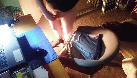 Horny Daddy Loves Wankin' while Watchin' Porn