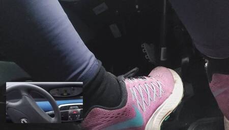 Driving in the pouring rain on the wet Italian roads 720HD