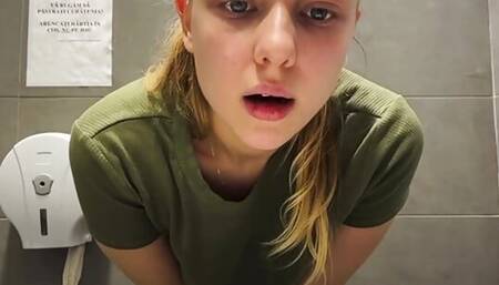 Extreme squirt. Big ass sit on the cam