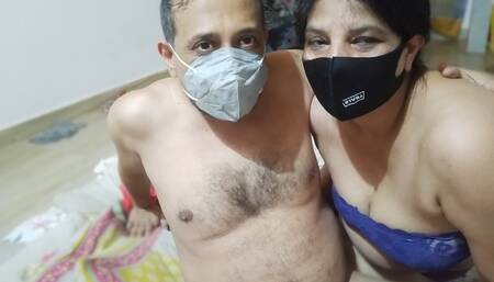 Bhabhi getting her Pussy Licked by Boyfriend and Pissing