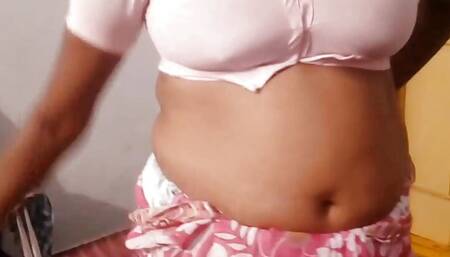 Desi Bhabi Showing Her Nacked Body