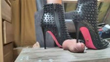 Insanely painfull bootjob - Emma [Hard clip]