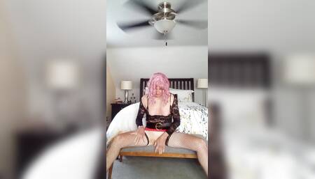 CelineFucks in her room enjoying herself
