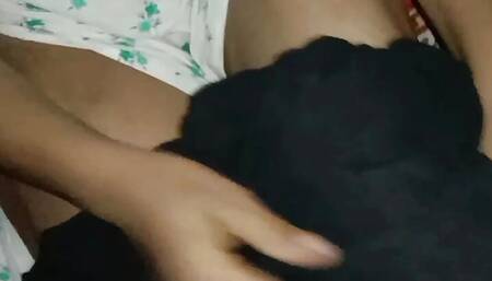 Indian Girlfriend Puja Rani 18 Years Old beautiful Sexy Cute girlfriend she have Tight hairy pussy and she is so horny girl