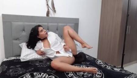 I put on a bunny tail to look sexier