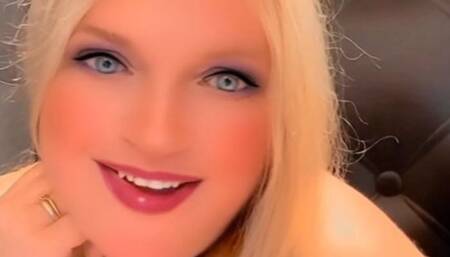 Cuckold POV SPH and big cleavage tease