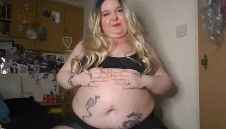 Gurgle Goddess’s Most Embarrassing Belly Noise Confession!