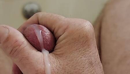Cum shot in bath tub
