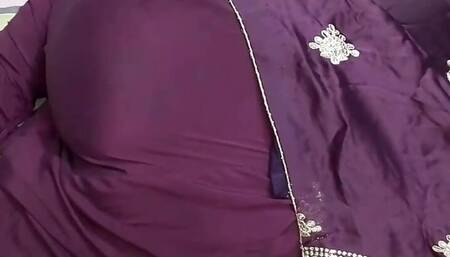 Beautiful wife ko dakh tay he sex Karna ka maan ho gaya - Indian husband and wife