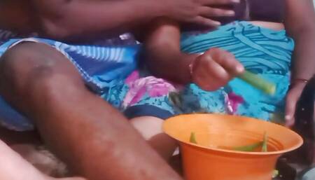 Aunty boobs show vegitable cutting handjob hasband