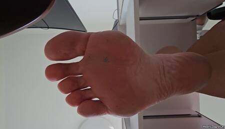 Unaware Giantess Working on Laptop Barefoot Pt 17