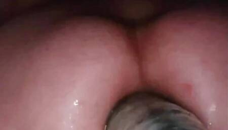 Abriendo mi ano con el dildo