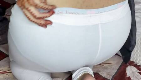 Indian step mom apne Soteli ko Ghar m akele pakr Bate na ma ko choda