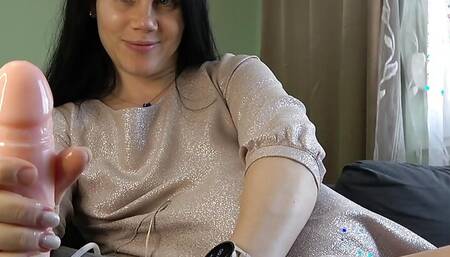 Hot Pregnant Stepmom Anna Gives a Handjob