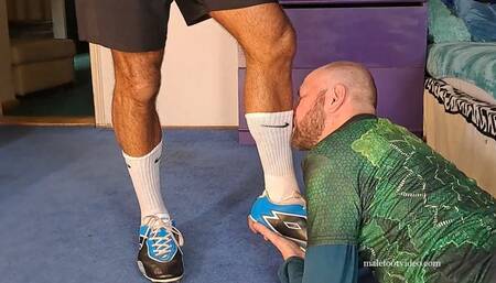 Barefoot player Andrew PART 1