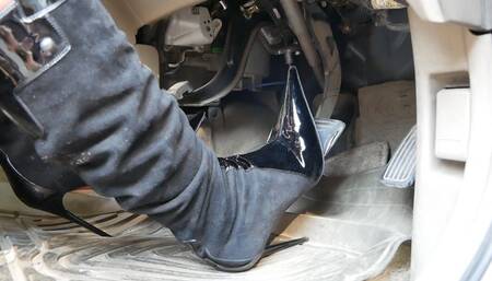 Pedal pumping - Hot hottie riding in a car