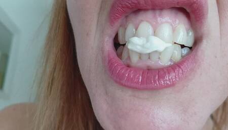 Lania se come un chicle con mucha saliva, te encoge y come a ti