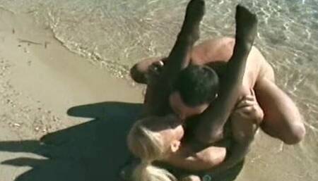 Perfect French MILF Assfucked on the Beach